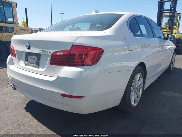 WBA5A5C57GG351946 BMW 2016