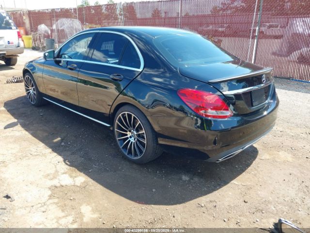 2016 MERCEDES-BENZ C 300 55SWF4JB6GU147661 Photo 2