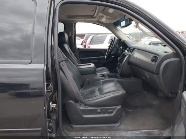 2011 CHEVROLET TAHOE 1GNSKBE04BR399914 Photo 4