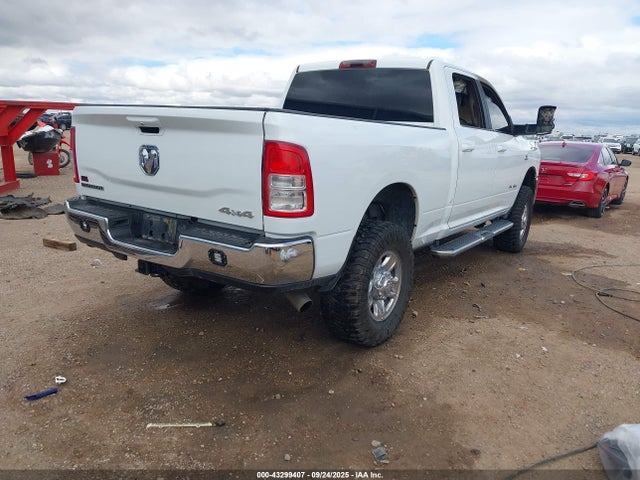 3C6UR5DLXNG321286 RAM 2500 Big Horn 4x4 6&#039;4 Box