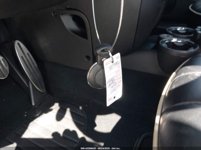 2011 MINI JOHN COOPER WORKS WMWZP9C5XBTZ80611 Photo 10