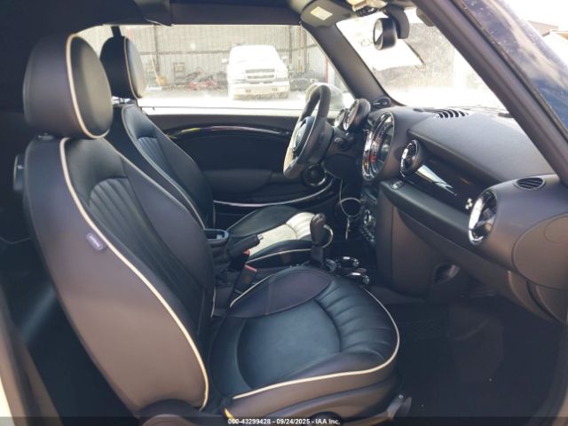 2011 MINI JOHN COOPER WORKS WMWZP9C5XBTZ80611 Photo 4