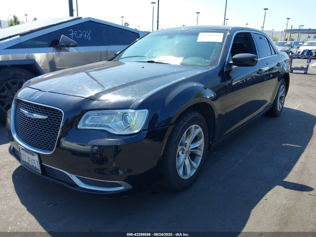 Chrysler 300 2015 2C3CCAAG6FH802051 Image 2