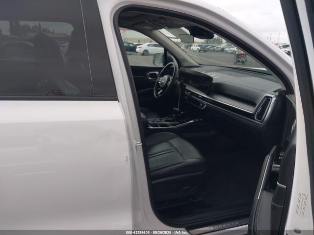 5XYRKDJF6RG301679 KIA Sorento X-line Sx