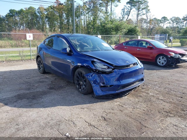 2023 TESLA MODEL Y 7SAYGDEE7PA137281 Photo 0