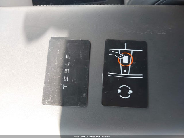 2023 TESLA MODEL Y 7SAYGDEE7PA137281 Photo 10