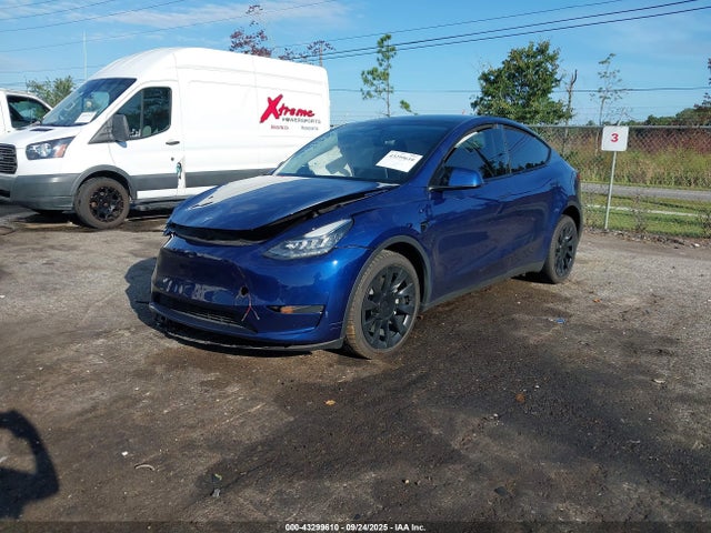 2023 TESLA MODEL Y 7SAYGDEE7PA137281 Photo 1