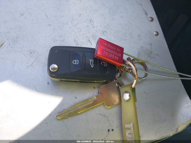 2017 VOLKSWAGEN TIGUAN WVGSV7AX0HK030111 Photo 10