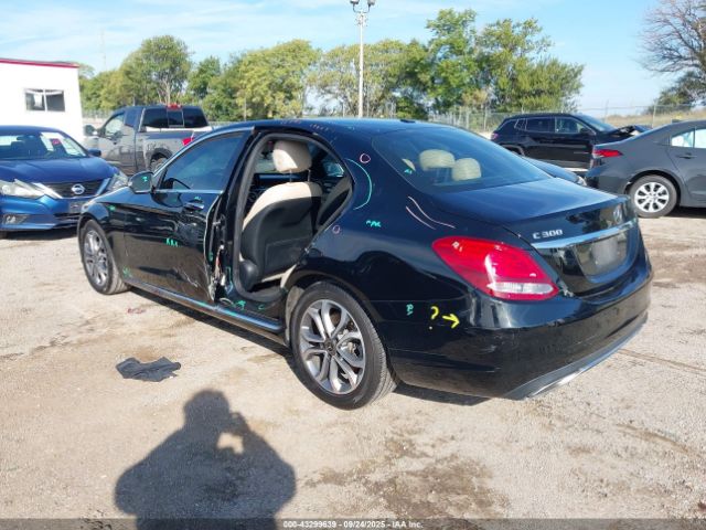 2018 MERCEDES-BENZ C 300 55SWF4JB7JU250966 Photo 2