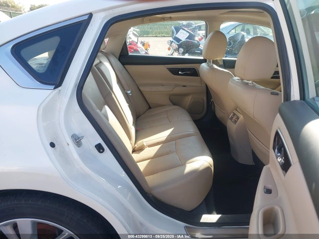 1N4AL3AP5FN381192 Nissan 2015