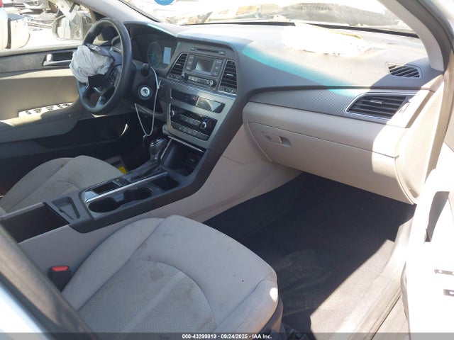 5NPE24AF0HH472594 Hyundai 2017