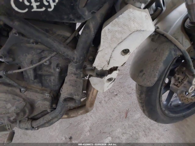 Yamaha FZ07 2016 JYARM06E1GA007618 Image 14