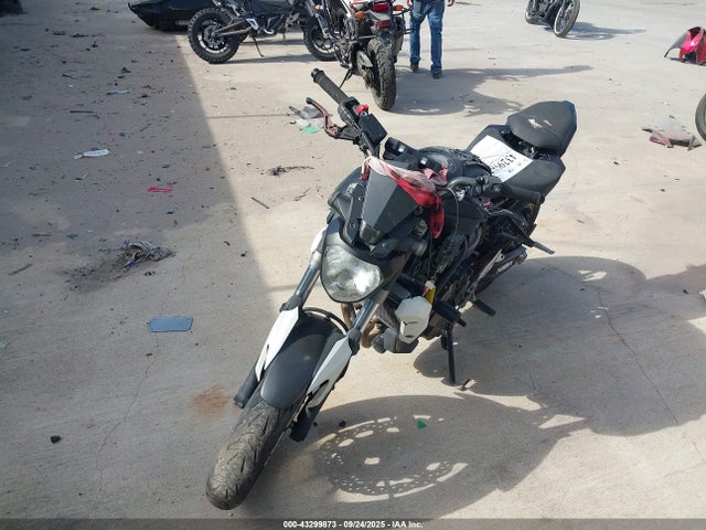 Yamaha FZ07 2016 JYARM06E1GA007618 Image 2