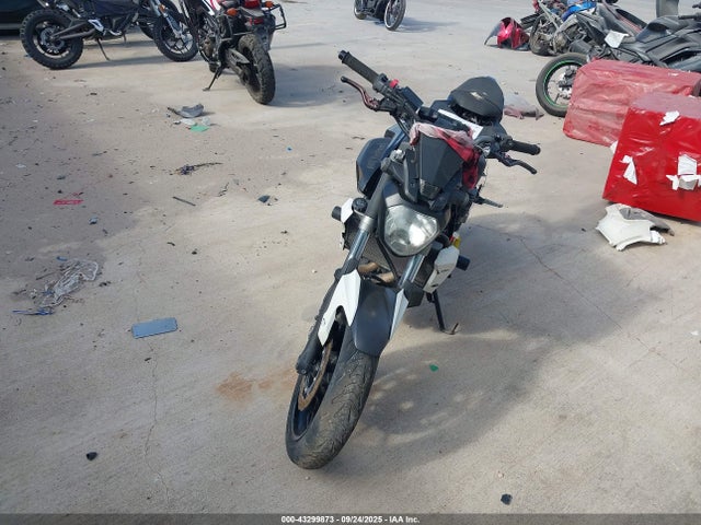 Yamaha FZ07 2016 JYARM06E1GA007618 Image 5