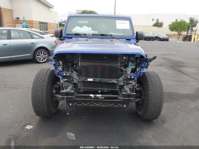 1C4HJXDG2JW183254 Jeep Wrangler