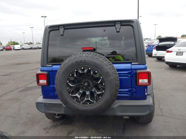 1C4HJXDG2JW183254 Jeep Wrangler