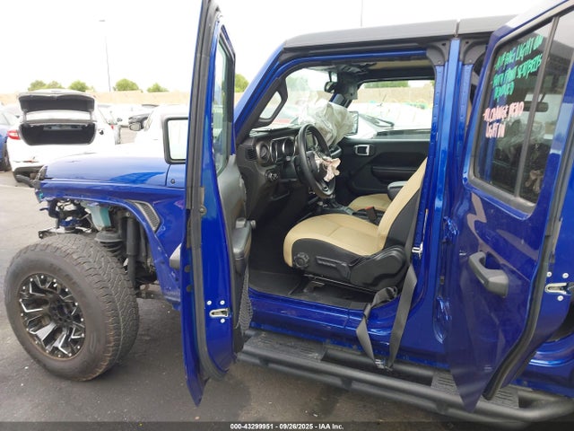 1C4HJXDG2JW183254 Jeep Wrangler