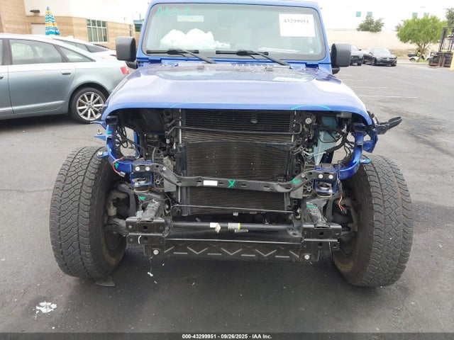 1C4HJXDG2JW183254 Jeep Wrangler