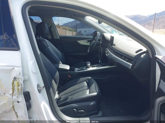 2017 AUDI A4 WAUANAF40HN011842 Photo 4