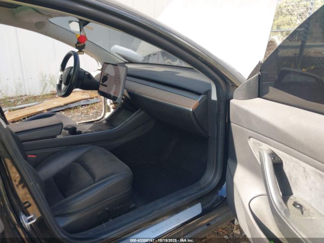 2019 TESLA MODEL 3 5YJ3E1EB4KF384982 Photo 4