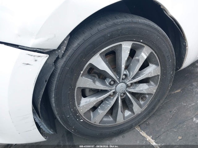KNDMC5C10H6337870 KIA 2017