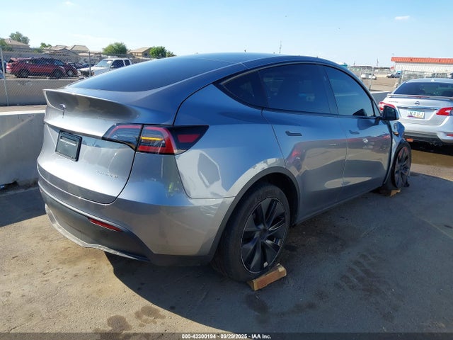 2025 TESLA MODEL Y 7SAYGDEE5SF297221 Photo 3