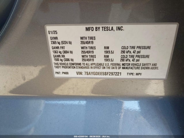 2025 TESLA MODEL Y 7SAYGDEE5SF297221 Photo 8