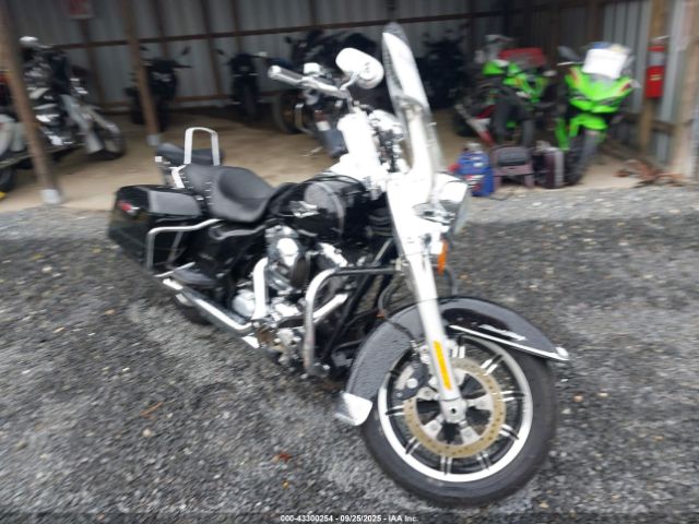 2016 HARLEY-DAVIDSON FLHR 1HD1FBM12GB675007