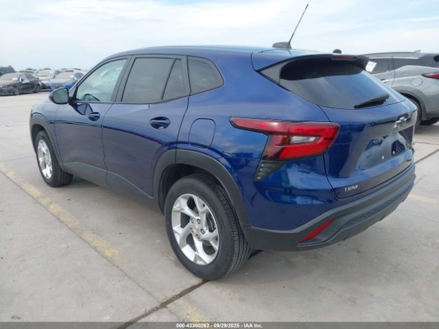 2024 CHEVROLET TRAX KL77LFE20RC108792 Photo 2