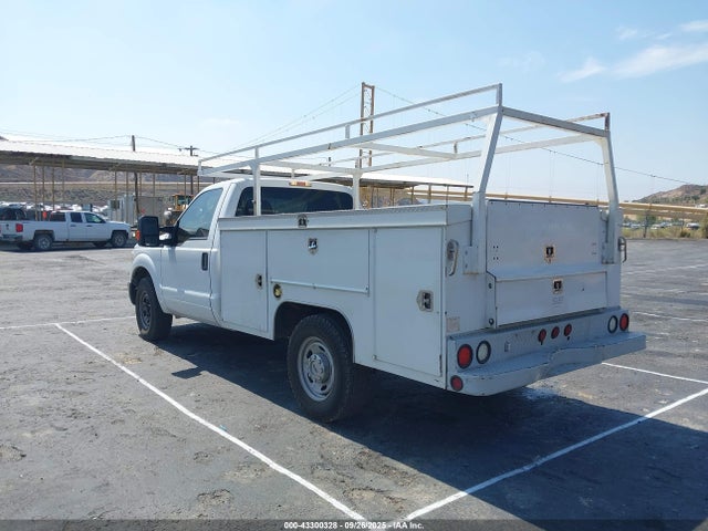 Ford 2015 2015 1FDBF3E66FEA82538 Image 3