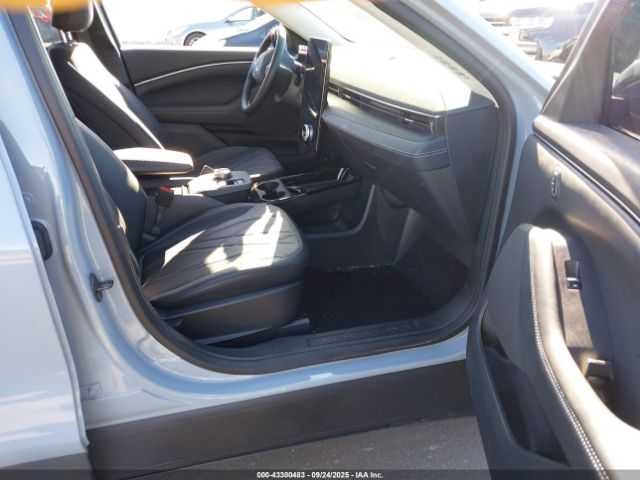 2024 FORD MUSTANG MACH-E 3FMTK1SU4RMA27057 Photo 4