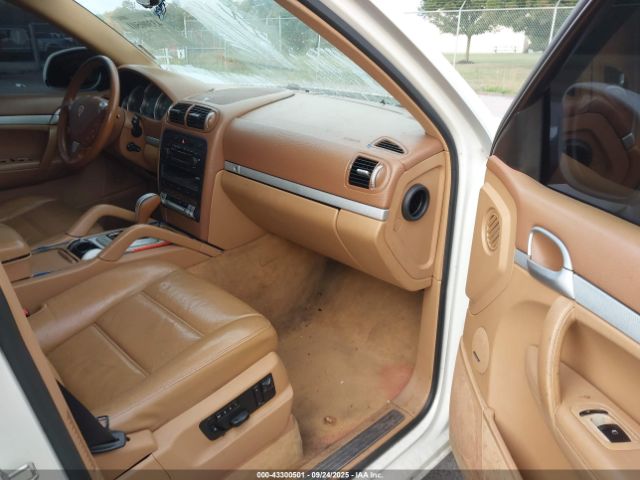 2005 PORSCHE CAYENNE WP1AB29P85LA66102 Photo 4