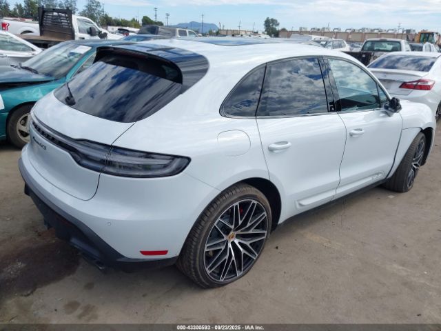 2023 PORSCHE MACAN WP1AF2A58PLB57985 Photo 3