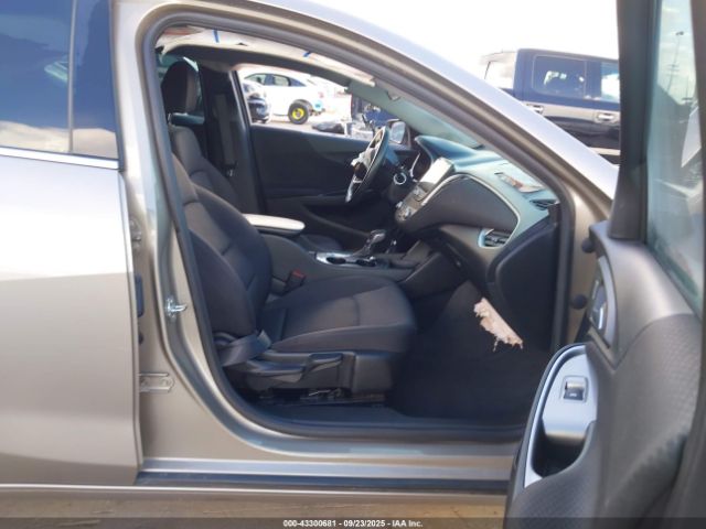 2022 CHEVROLET MALIBU 1G1ZG5STXNF169334 Photo 4