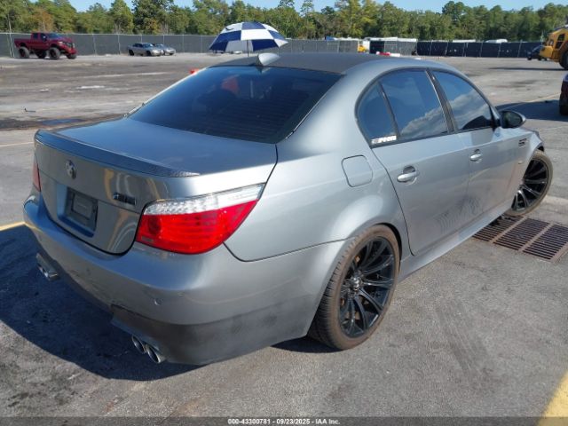 2008 BMW M5 WBSNB93518CX08742 Photo 3