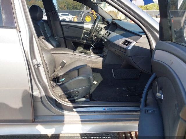 2008 BMW M5 WBSNB93518CX08742 Photo 4