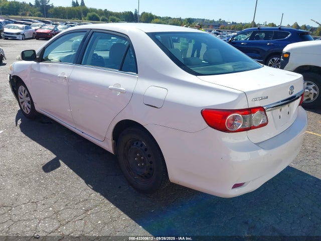 2013 TOYOTA COROLLA 5YFBU4EE0DP076323 Photo 2