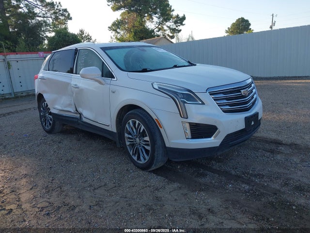 2017 CADILLAC XT5 1GYKNCRS4HZ109613 Photo 0