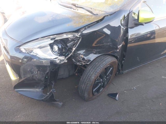 JTDKDTB3XG1117952 Toyota 1nz-fxe+1lm
