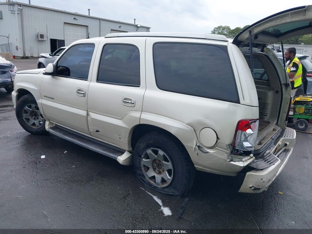 2003 CADILLAC ESCALADE 1GYEC63TX3R195539 Photo 2