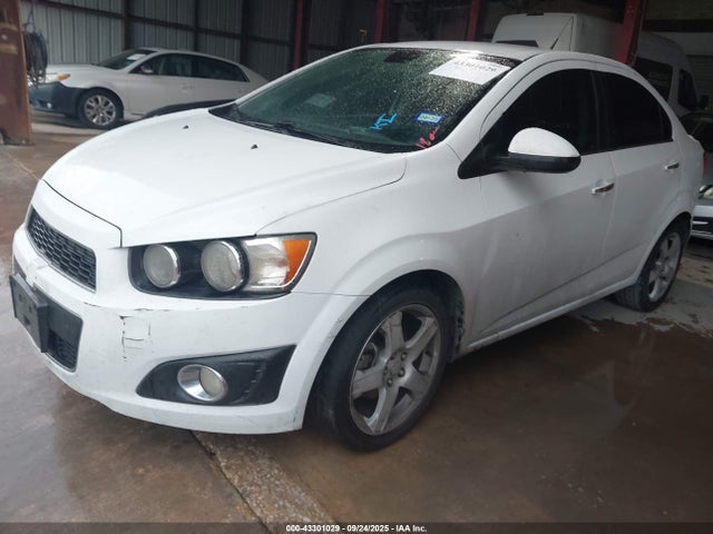 Chevrolet lwe 2014 1G1JE5SG0E4128423 Image 2