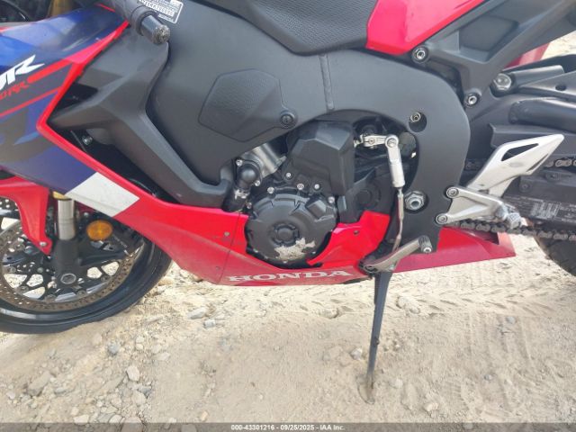 2024 HONDA CBR1000 JH2SC7755RK700096 Photo 8