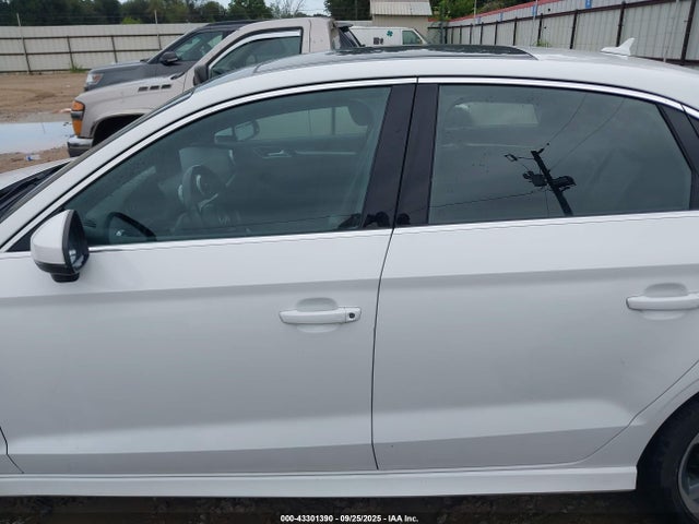 Aukcja sprzedaży 2017 Audi A3 2.0t Premium, vin: WAUGUGFFXH1043142, numer aukcji: 43301390