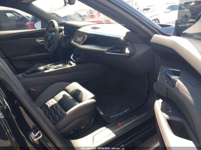 2022 AUDI RS E-TRON GT WAUAHBFW6N7900935 Photo 4