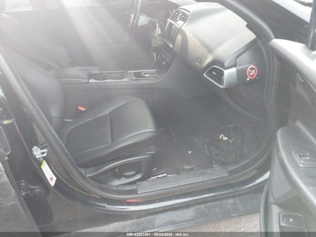 2017 JAGUAR XE SAJAD4BGXHA966342 Photo 4