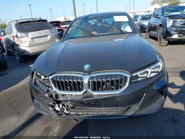 BMW 3 Series 330e 2024 3MW39FF0XR8E31121 Image 13