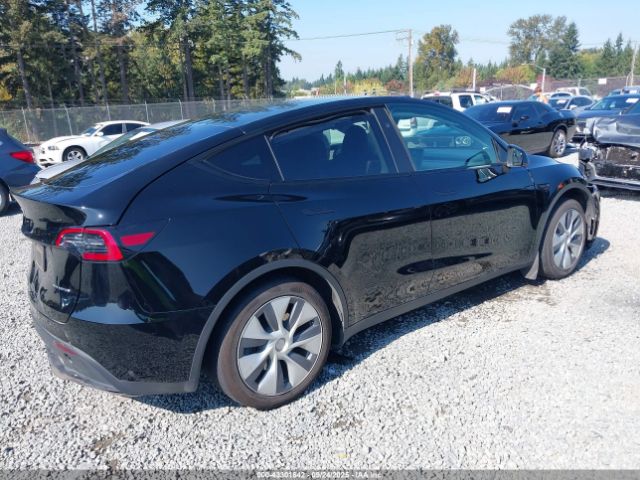 2023 TESLA MODEL Y 7SAYGDEE7PF853133 Photo 3