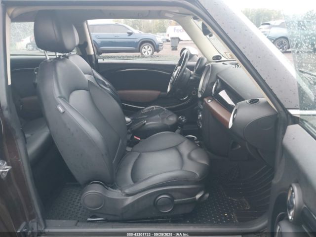 2011 MINI COOPER CLUBMAN WMWZF3C59BT187736 Photo 4