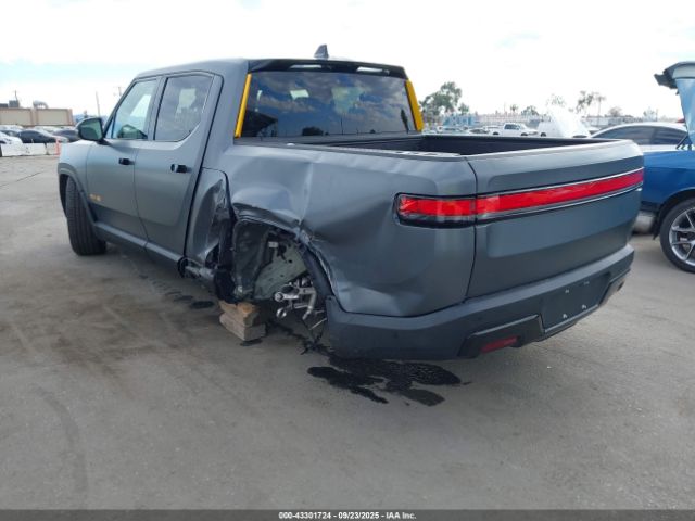 2023 RIVIAN R1T 7FCTGAAAXPN018860 Photo 2