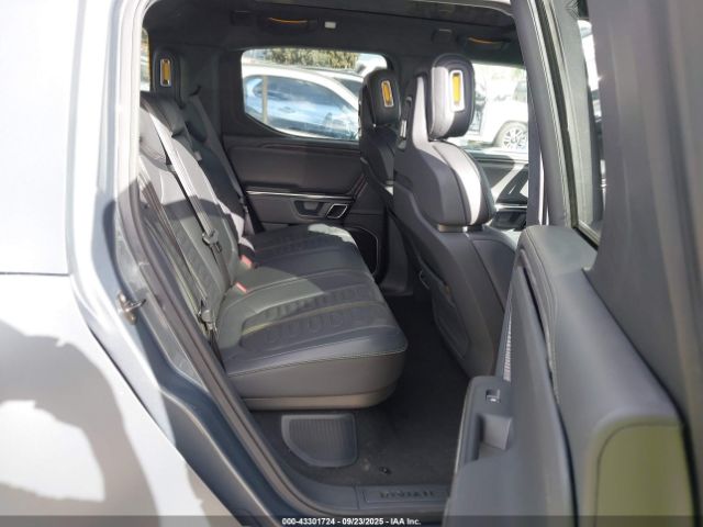 2023 RIVIAN R1T 7FCTGAAAXPN018860 Photo 7